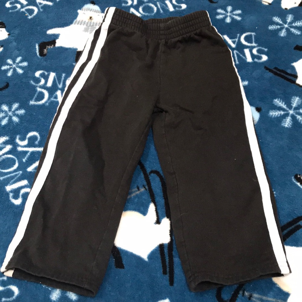 Great shape!! Disney Boys jogging pants
